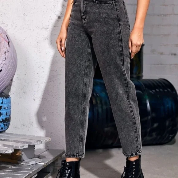 Black High Waisted Mom Jeans - Picture 2 of 5